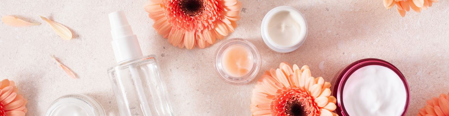 pielęgnacja-skóra-naczynkowa-produkty-kosmetyczne-kwiaty