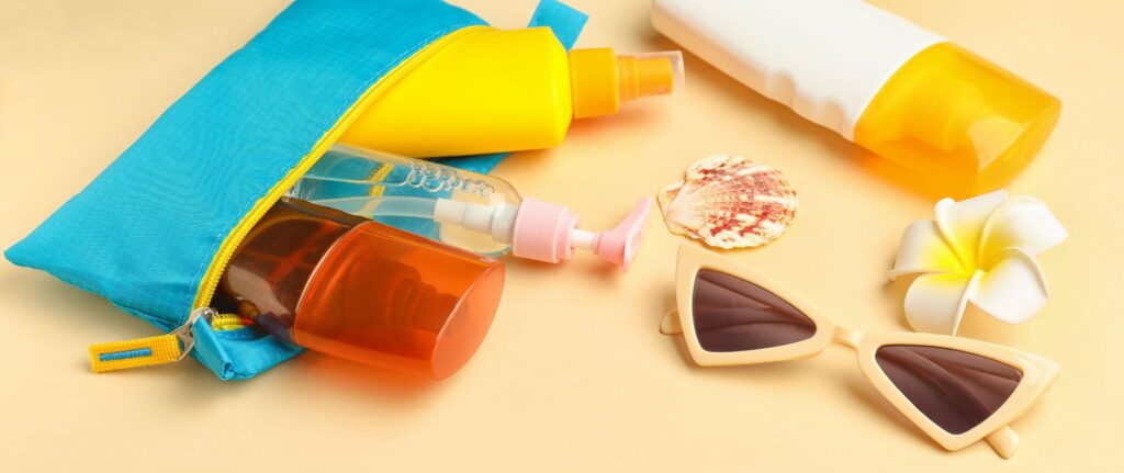 kosmetyki-na-wakacje-wakacyjna-kosmetyczka-co-zabrać-na-wakacje